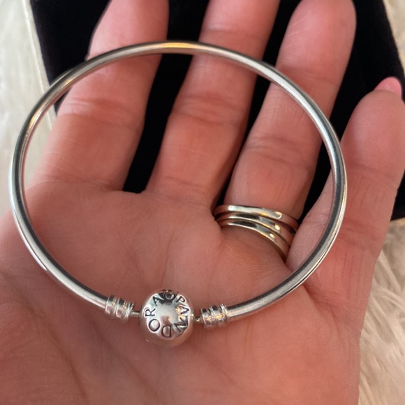 Pandora Moments Bangle - Picture 5 of 16